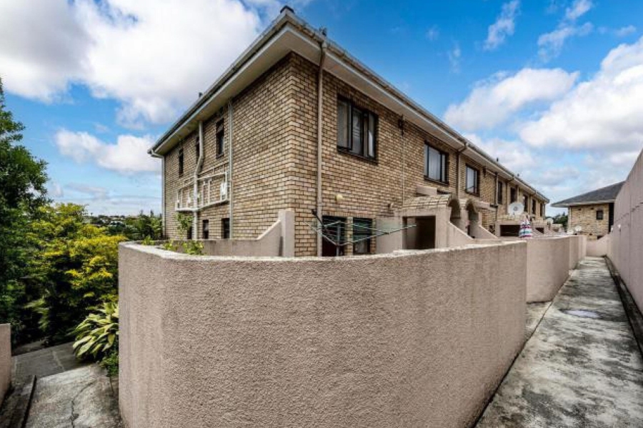 2 Bedroom Property for Sale in Beacon Bay Eastern Cape